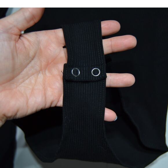 Forever 21 Long Sleeve Ribbed Black Bodysuit Size Medium - Picture 5 of 5